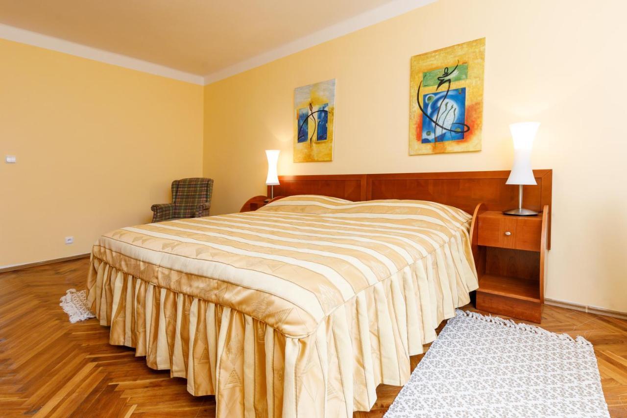 Apartments Tgm 11 Карловы Вары Экстерьер фото